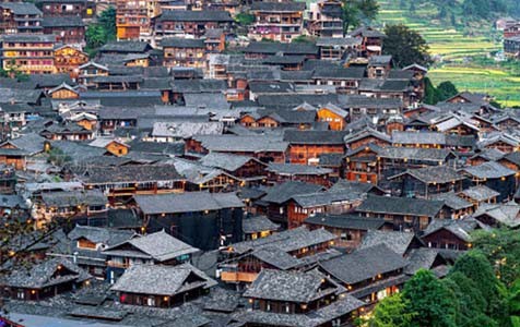 金阳6种常见的外墙仿石漆施工工艺！